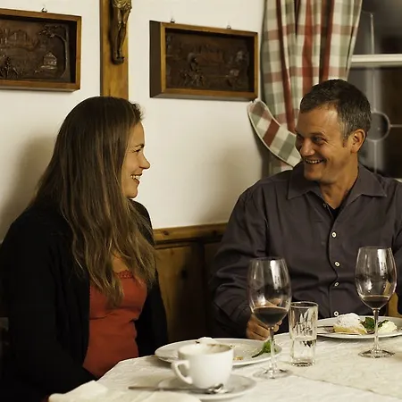 Der Stern - Nachhaltiges Wirtshaus Und Seit 1509 奥布施泰希