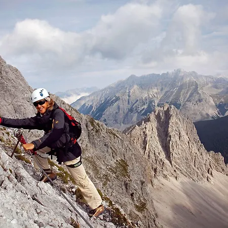 Der Stern - Nachhaltiges Wirtshaus Und Seit 1509 Hotel Obsteig