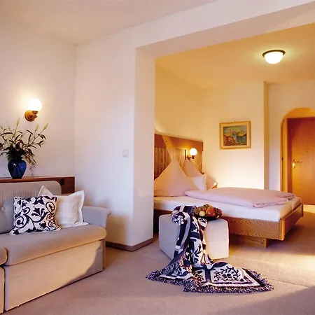 Hotel Der Stern - Nachhaltiges Wirtshaus Und Seit 1509 Obsteig